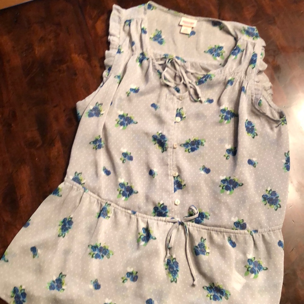 Mossimo sleeveless blouse Large